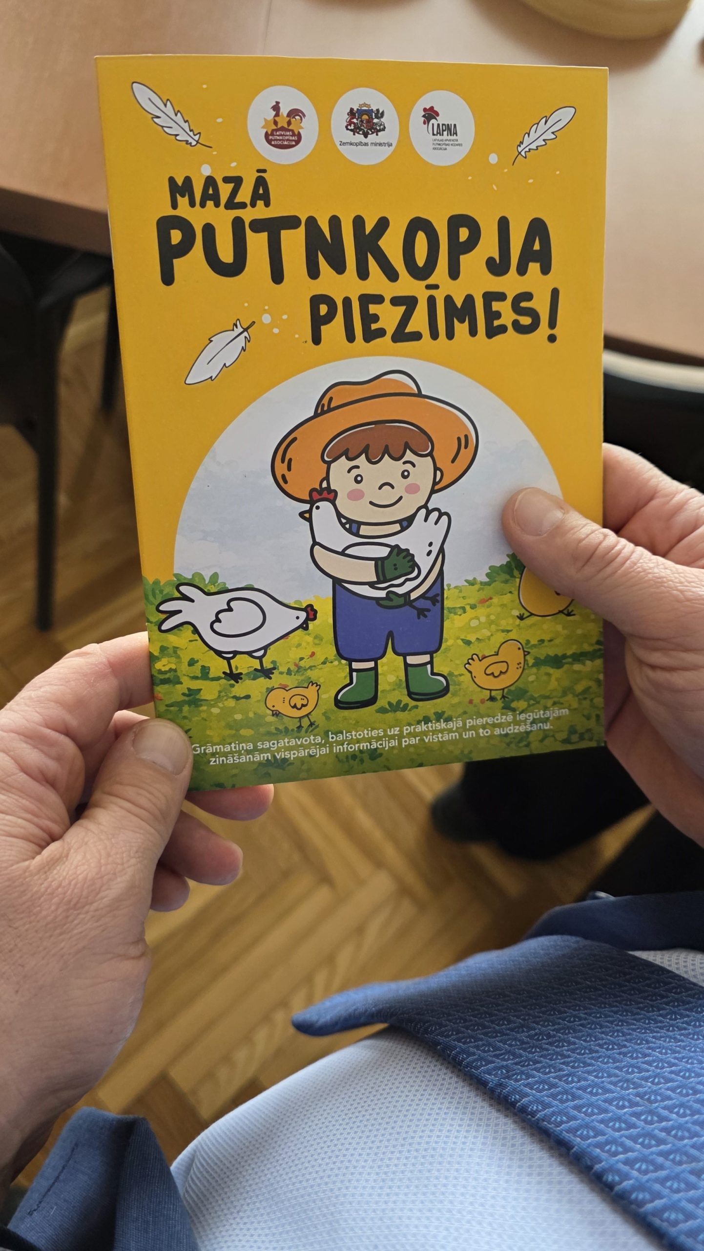 Tapusi pirmā izglītojošā grāmatiņa bērniem par putnkopību