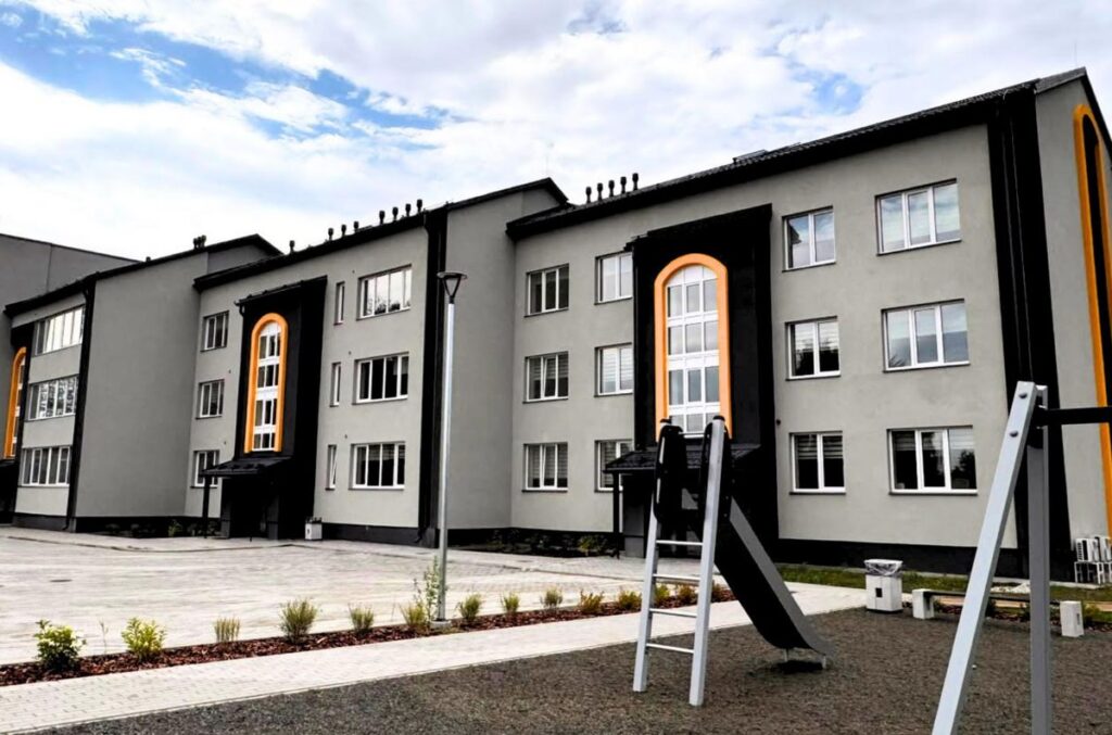 “Balticovo” ieguldījis vairāk nekā divus miljonus eiro darbinieku daudzdzīvokļu nama projektā Iecavā