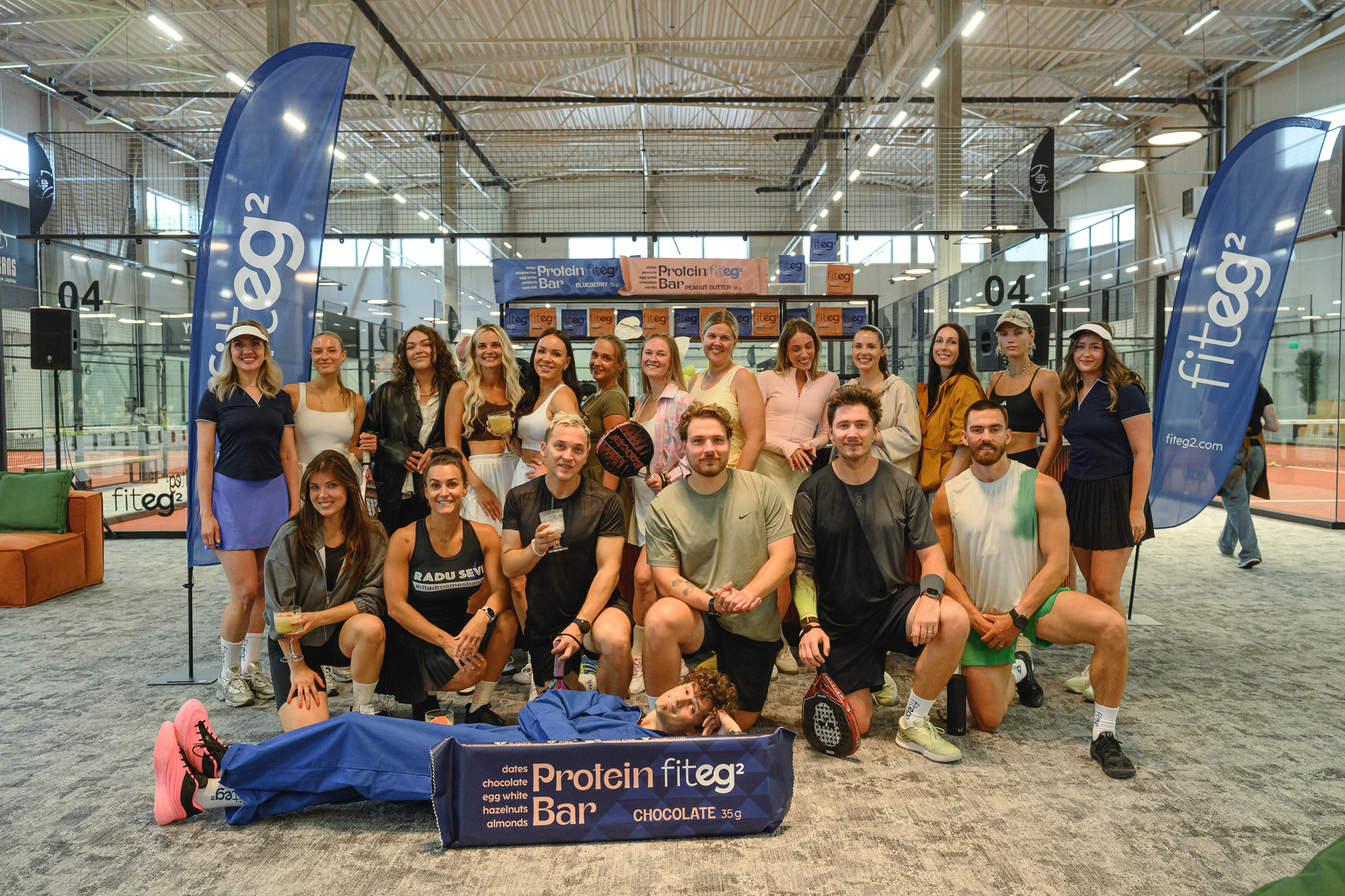 Sports un proteīna maltīte jaunajā “Fiteg²” padela kortā